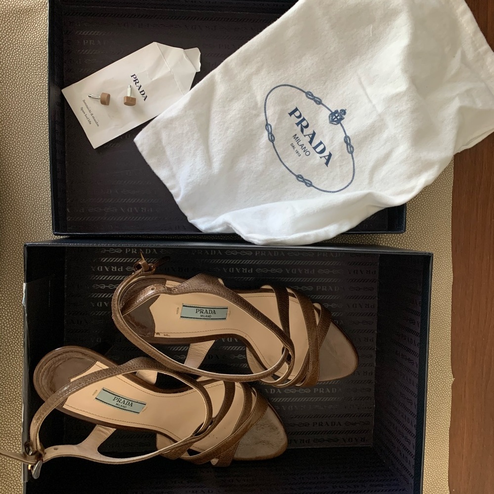 Prada shoes - Picture 7 of 8